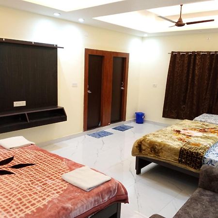 Kaka Guest House Ayodhya Екстериор снимка