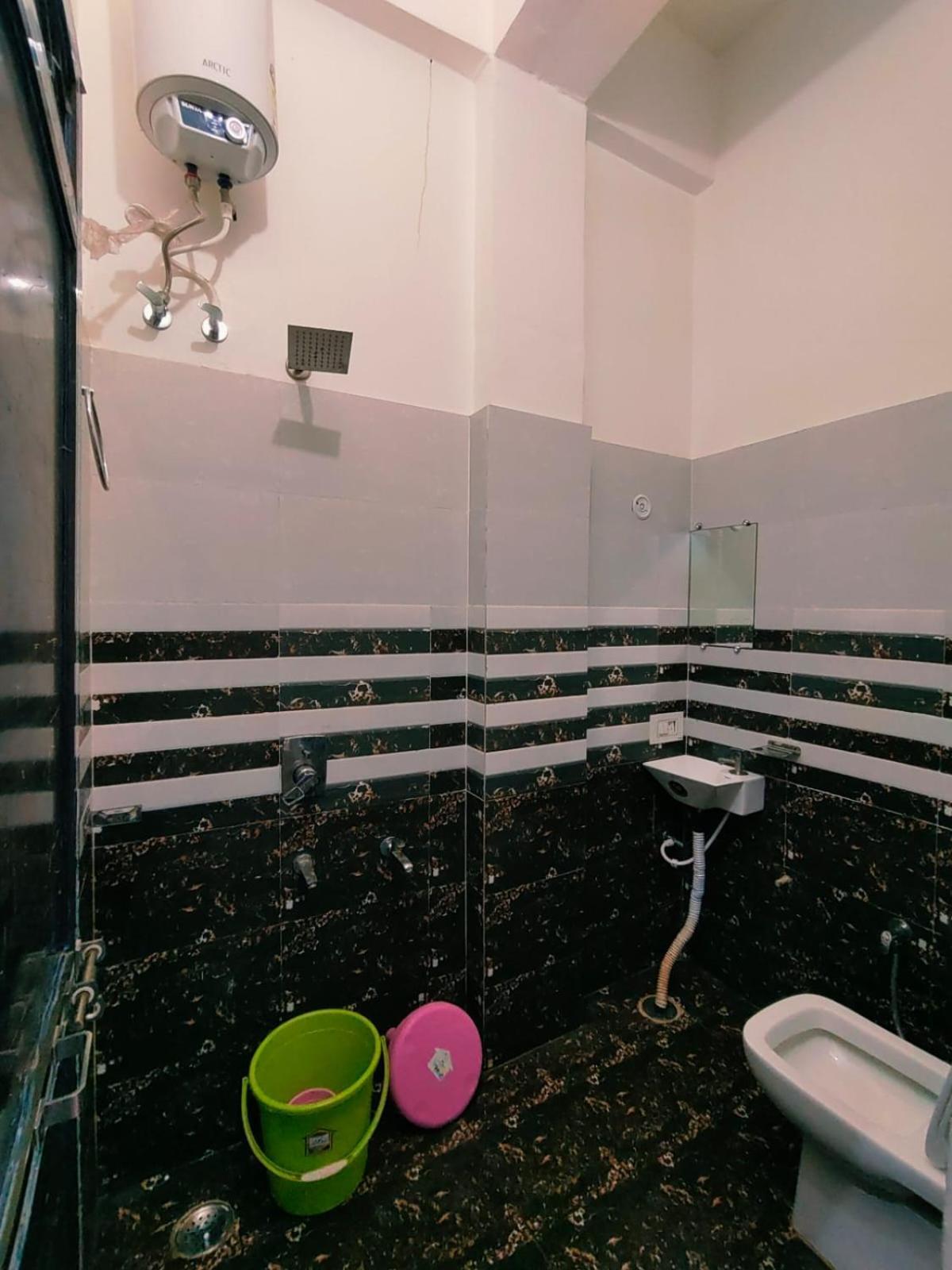 Kaka Guest House Ayodhya Екстериор снимка