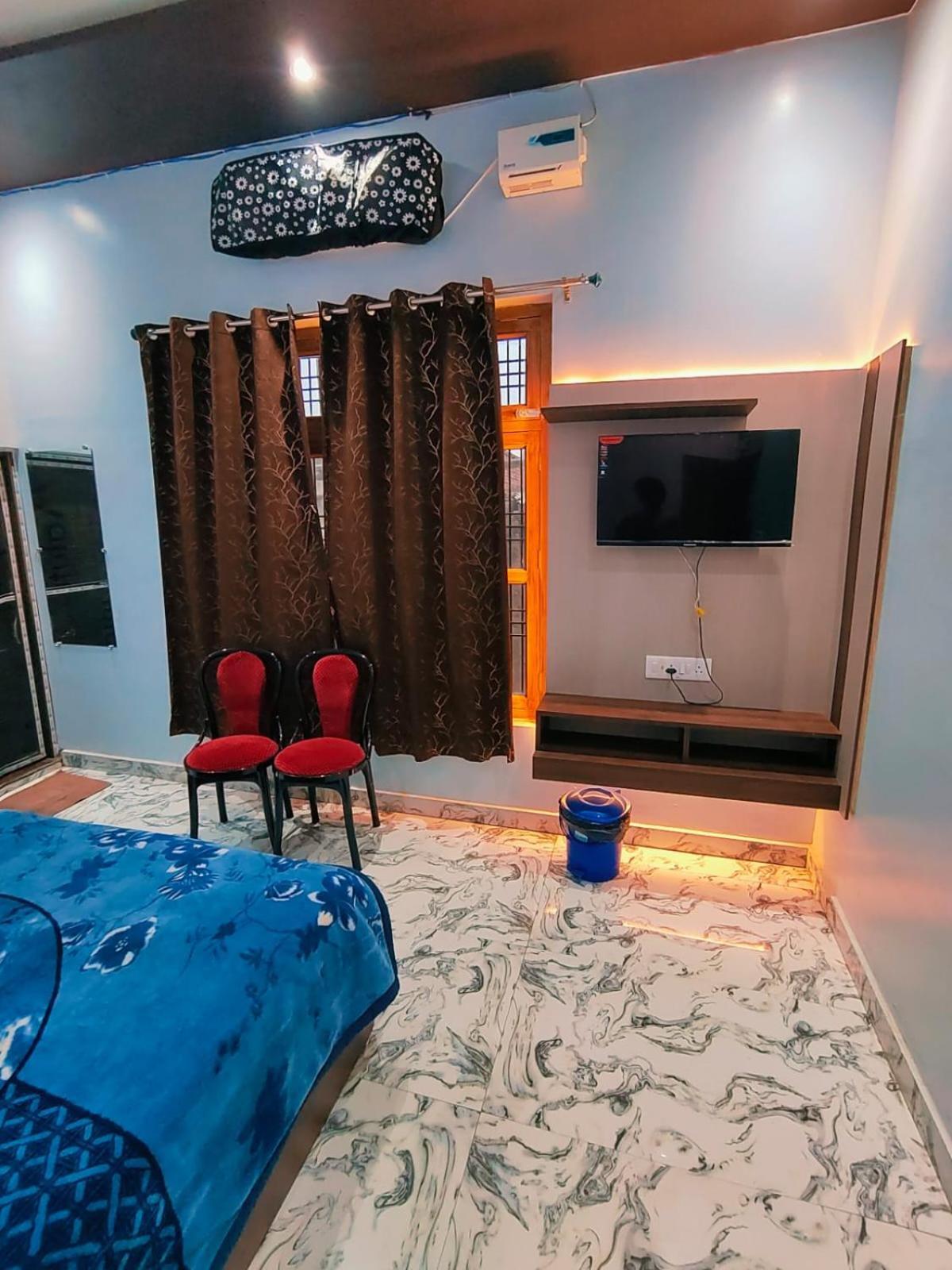 Kaka Guest House Ayodhya Екстериор снимка